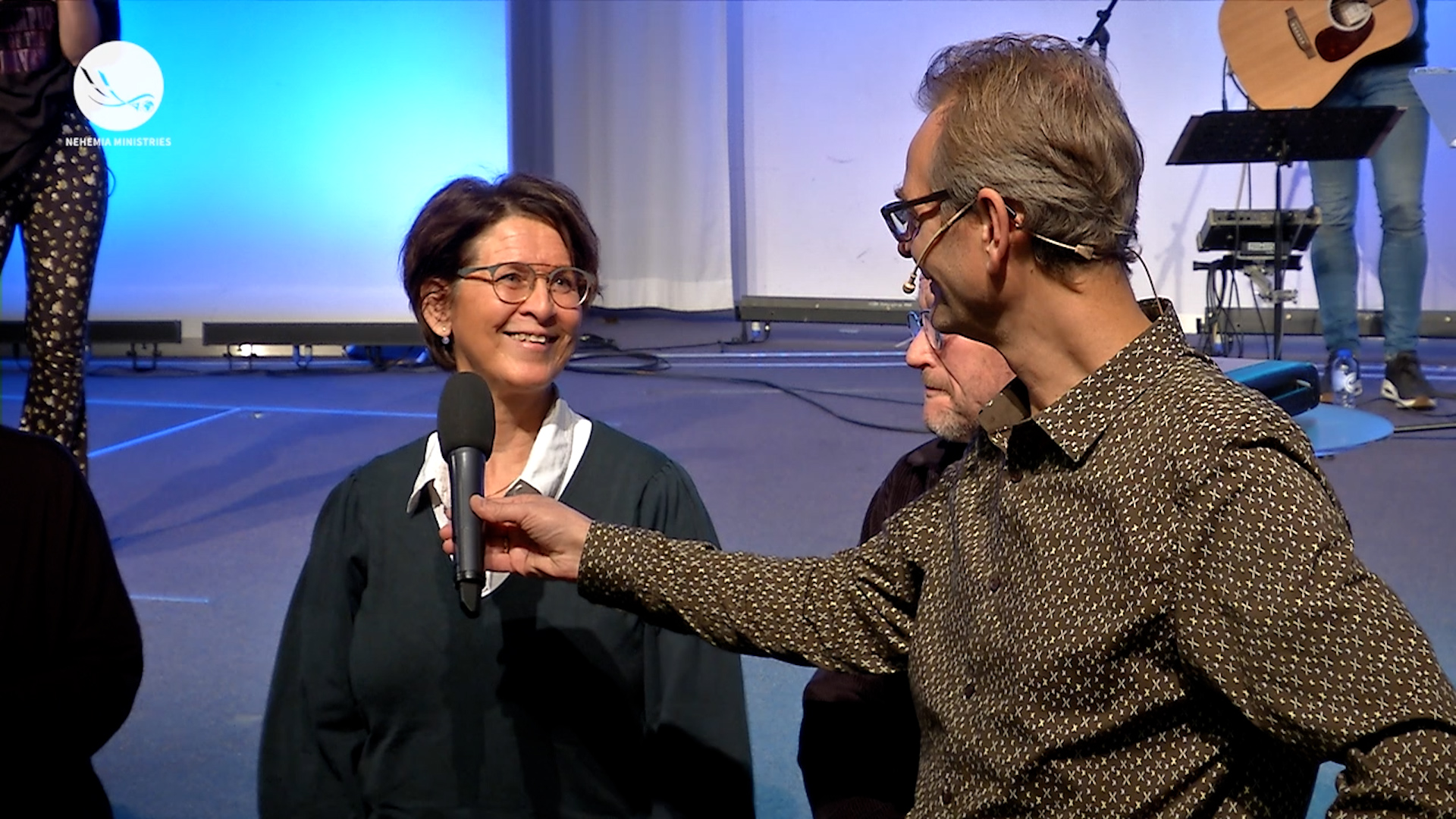 Getuigenis Joke been wordt langer door gebed en pijn verdwijnt Nehemia